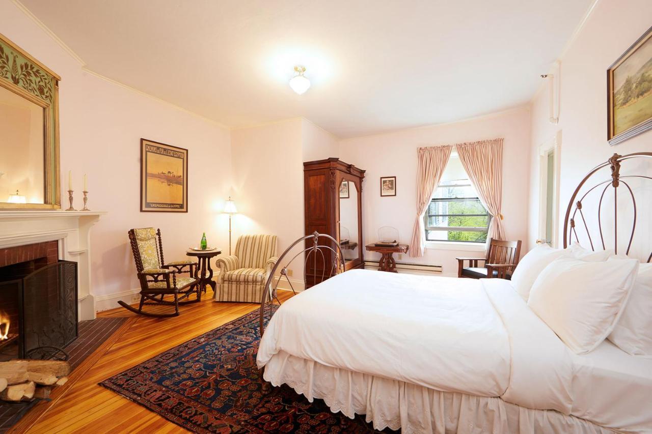 Apple Tree Inn Lenox Esterno foto