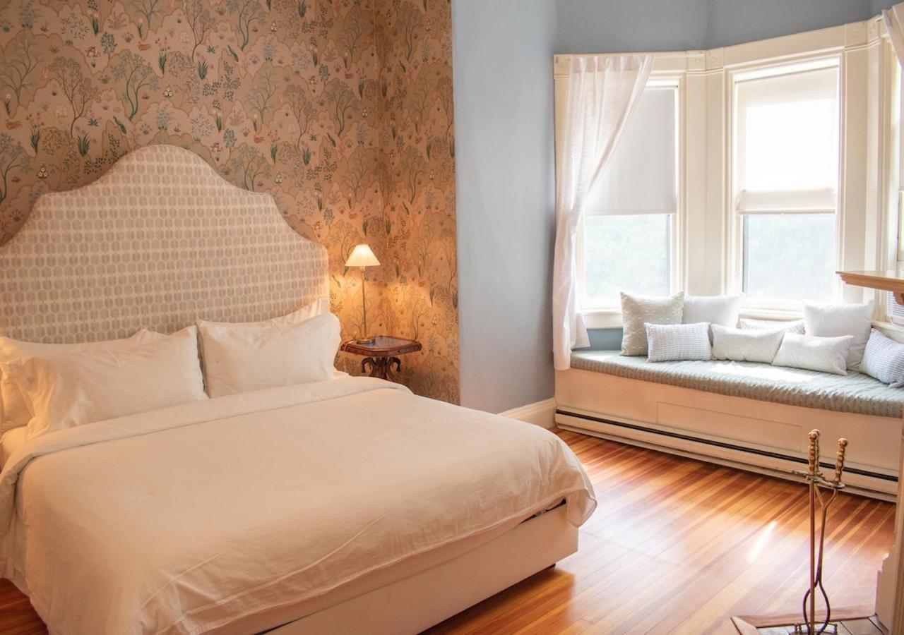 Apple Tree Inn Lenox Esterno foto