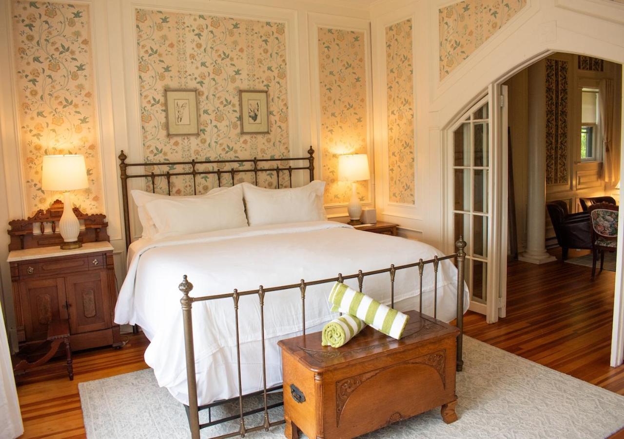 Apple Tree Inn Lenox Esterno foto